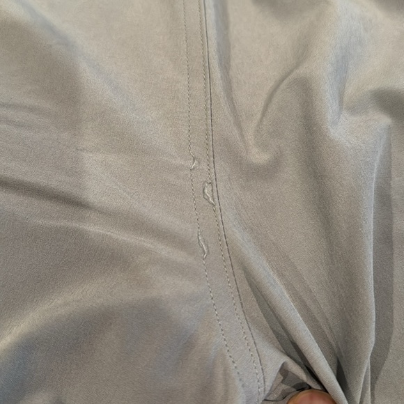 FootJoy 9” inseam lightweight shorts, 32”, light grey - Picture 6 of 10